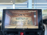 テレビ映像を表示でき、停車中の休憩時間などに視聴を楽しめます。画面上で映像を確認できるため、待ち時間の過ごし方の幅が広がる便利な装備です。