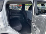 車内クリーニングと外装の磨きをしてあります。後席フロア部は段差が無いので足元の窮屈さを感じません。