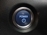 キーを取り出さずにドアを施錠&解錠。クルマの始動も可能です。