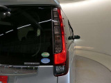 LEDテールライトです。省電力、高輝度のLEDは明るく照らすので夜間運転時の視認性を高めます。スタイリッシュな見た目で細かいところもこだわりたいあなたに!