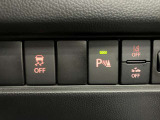 【運転席インパネスイッチ】安全装置関係のスイッチも操作しやすい位置に配置されています。
