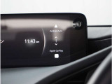 【スマートフォン連携】車内でスマートフォンと連携し、Apple CarPlayやAndroid Autoで通話、音楽、マップなどの様々な機能が利用可能です。