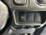 対向車がいないとき、見通しの悪い道路は暗くて怖いですよね。。。こちらのクルマはオートマチックハイビーム搭載です!対向車の有無で自動でハイ・ロウビームに切り替えます。