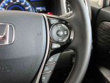 【アダプティブクルーズコントロール】ミリ波レーダーセンサーからの情報によって先行車を認識!アクセルに足をかけることなく、適切な車間距離を保ちながら追従走行をするアダプティブクルーズコントロールを装備♪