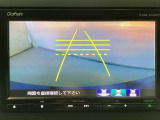 バックでの車庫入れも安心です! リアカメラが付いているバックモニター付のナビを装備しております。操作線もついており距離感も画面から確認できます。