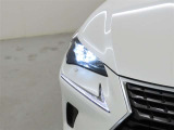精悍な目つきのLEDヘッドランプを装備しております。