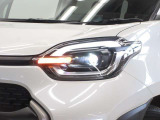 LEDヘッドライトです。デザイン性がよくとても明るいので、夜間の走行や悪天候でも安心です。しかも長寿命!