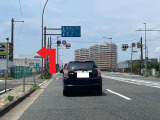 カーロッツ新大阪店までの経路ご案内です。176号線の大阪方面から京都方面に向かった経路です。トヨタの看板が見えますので信号を左折です。