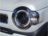 【ヘッドライト】省電力で長寿命の明るく運転しやすいLEDヘッドランプです。明るく照らすので暗い夜道からお客様を守ってくれます。お近くのスズキ自販島根までお越しください。