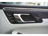 運転席ドアノブです。