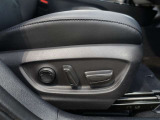 パワーシート搭載しております!微妙な調整が手軽にでき、ピッタリのポジションで運転することが可能です♪