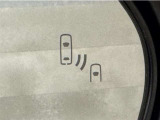 車線変更時の後方確認をアシストしてくれるブラインドスポットモニター!ドアミラーの死角を検知してくれるから車線変更もスムーズです。