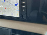 USB入力ポートもありますので端末の映像も車内でお楽しみいただけます