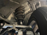お車を安心してお乗りいただく為には、足回りの定期点検が欠かせません。サービスサポート(有償保証)では無料点検もご提供しており、安心のカーライフをお過ごしいただけるサポート体制が整っています。