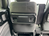 シートバックテーブル装着車です。
