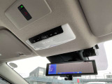 スマートルームミラーで荷物満載でも確認出来ます。またSOSコールも装備されております。