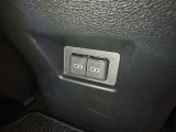 充電用USB端子付き。スマートフォンなどの充電に便利です。