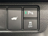 機能制御用のスイッチはステアリング右奥に集約されておりますので、運転の邪魔になりません!