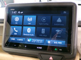 CD、DVD、Bluetooth、AM、FM、AUX、スマートフォン接続ができます。