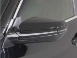 ◆ドアミラーウインカー◆ドアミラーにウインカーを装備しています。対向車に自身の進行方向を合図し安全に運転できます。