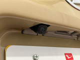 【バックカメラ】 対応モニターを装着することで、駐車時に車両後方の様子を見ることができます。