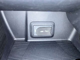 スマートフォンやお手持ちの機器のバッテリー残量が少なくなっても、運転中に充電ができるので安心ですね!