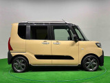 ドアは約90度に開くので荷物も積み込みやすく、乗り降りもしやすい♪ アウトドアで楽しく快適に過ごせる工夫がいっぱいです♪♪