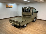 ご納車までに、弊社サービススタッフによる点検整備を行い、バッテリー、エンジンオイル、オイルエレメント、ワイパーゴムを交換し、ブレーキを分解、摩耗等を確認、必要であれば交換、安心してお乗りいただけます!