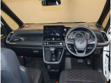 オシャレなインテリアで運転する気分も盛り上がりますよね^^