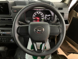 ご納車までに、弊社サービススタッフによる点検整備を行い、バッテリー、エンジンオイル、オイルエレメント、ワイパーゴムを交換し、ブレーキを分解、摩耗等を確認、必要であれば交換、安心してお乗りいただけます!