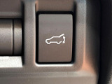 【パワーバックドア】スマートキーや運転席のボタンを押すだけでリアゲートが自動で開閉します!荷物を持っている時や、高い位置にあるバックドアを閉める際に便利な機能です♪