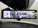 スマートルームミラー付きで後部座席に乗車してても後方がしっかり見れます