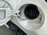 給油口は左側になります
