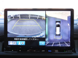 ★マルチビューカメラ後方★車両の前後と左右のドアミラーに搭載した計4台のカメラで映した周囲の映像をナビゲーション画面に表示し、ドライバーの死角を減らし運転負荷を軽減します。