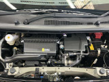 エンジンルームもクリーニング済みできれいですよ。日産の整備士がしっかりと丁寧に点検していますので安心してお乗りいただけます
