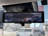 大好評「インテリジェントルームミラー」!車両後方のカメラ映像がミラーに映るので、乗員や荷物が多くても安心♪夜間や悪天候の日でもクリアな映像で視界良好です◎