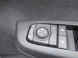 駐車時や狭い道でのすれ違い時に気を使うミラー。電動格納式ドアミラーはそんな時に便利です。