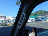乗り降りに便利なアシストグリップ付き☆