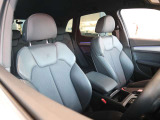 クオリティの高いシートを採用するのは、Audiのクルマづくりの哲学のひとつです。特に座り心地が重要です。体の大きなドイツ人が座っても頑丈な耐久性があります。。しかも肌触りも良く高級家具のようです。