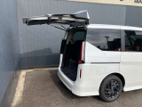 トランクの開口部も広く荷物の載せ下ろしも楽々です。