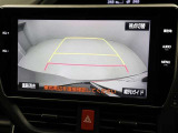 バックモニター装着車は後退時の強い味方です♪車庫入れや縦列駐車の際、後退操作の参考になるガイドラインをナビ画面に表示します。