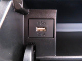 USB電源ソケット。