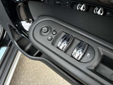 当社の納車前点検・サービスの内容は、車検点検・法定12ヶ月定期点検・油脂類の点検及び交換・バッテリーの点検及び交換等を行い、良好な状態にてご納車させていただきます。