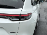 特徴的なデザインで後方からの確認しやすいLEDリアコンビネーションランプ
