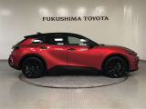 【まるごとクリーニング】シートを取り外し、車内を徹底洗浄。隅々まで丁寧に仕上げています。