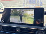 TV映像を楽しめるモニターを備え、停車中の休憩時間にも映像をご覧いただけます。画面が見やすく、ちょっとした待ち時間を車内で過ごす際にも活用しやすい装備です。