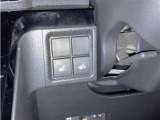スイッチひとつでシートがすぐに温まり、寒い季節も快適。運転席と助手席に装備されています。