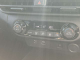 すっきりした運転席周りにはナビやエアコンの操作パネルを設置しておりますので、お一人での運転でもご安心できます。