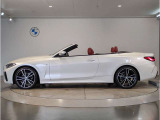 【拘りのFR】BMWが多く採用するFR車。ダイレクトでスポーティな加速感・シャープなハンドリングを実現。縦置きエンジンレイアウトにより、フラットで上質な乗り味です。