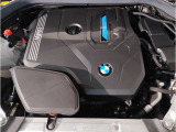 【E-Drive】新技術を駆使して開発したエレクトリックドライビング。高出力BMWツインターボエンジンと高効率の電気モーターが協調して低燃費だけでなくあらゆる走りで官能的なドライビングと走行安定性を実現。
